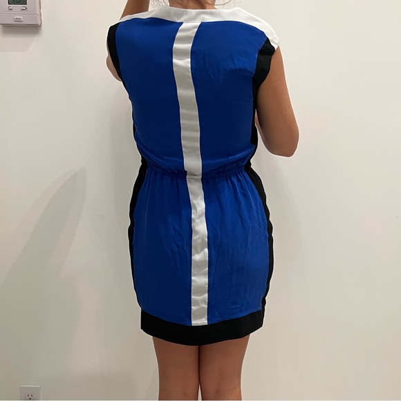 Silk midi Dress - Picture 7 of 8